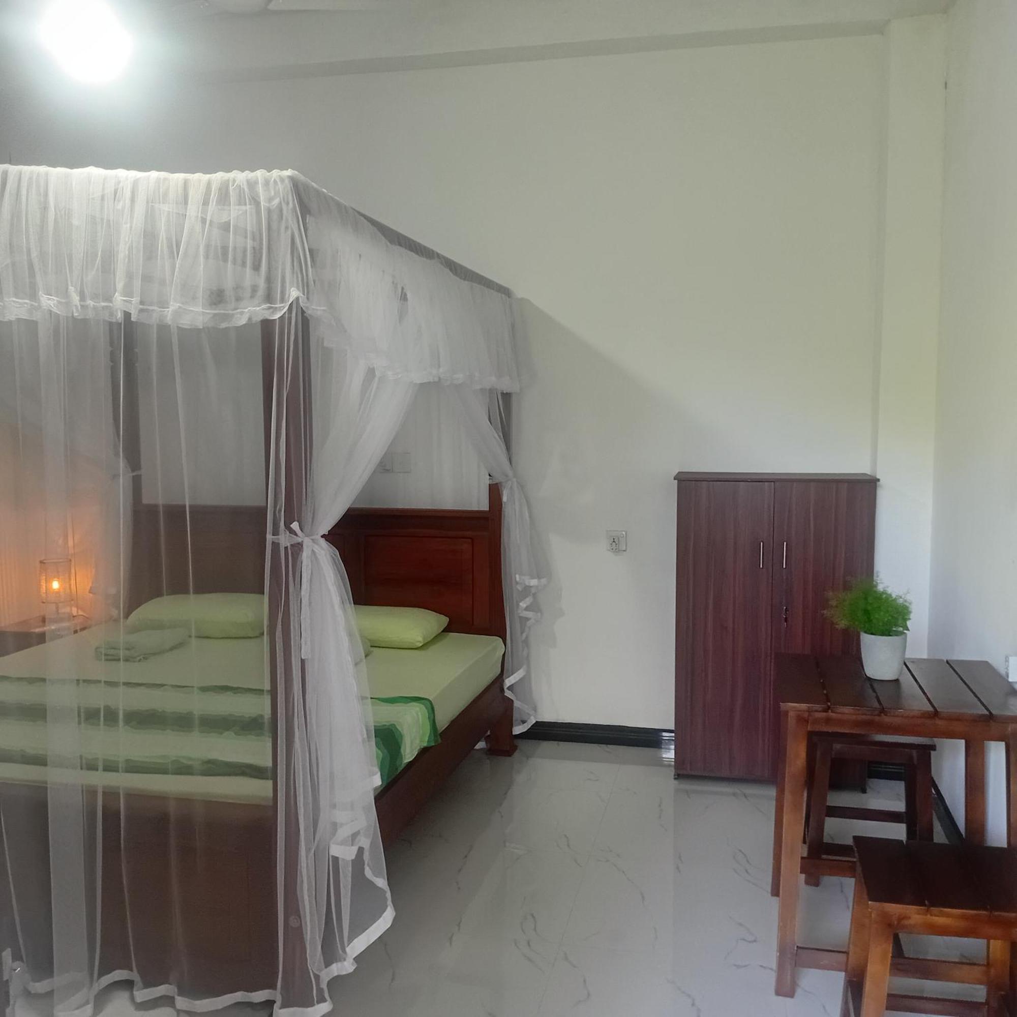 Daasa Guest Mirissa Hotel Room photo